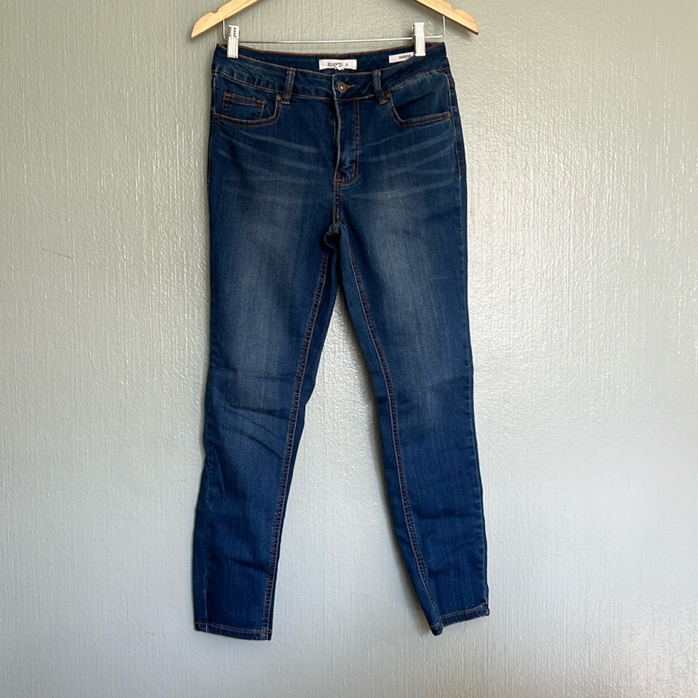 Women’s Ellen Tracy Jeans. size 6 skinny/stretch